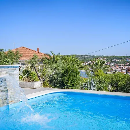 Piveta Apartment *