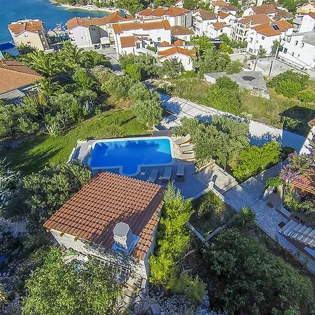 Piveta Apartment *